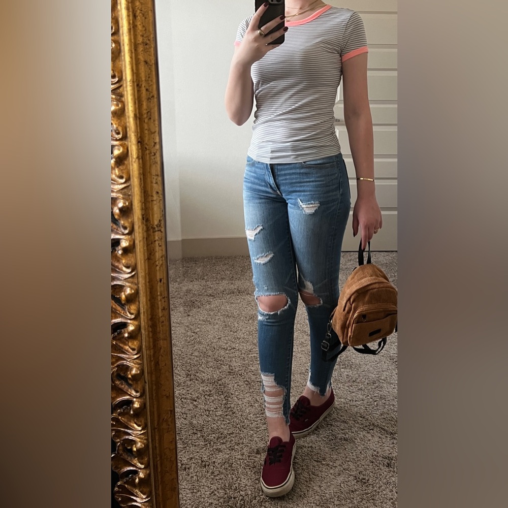 Arizona striped tee gray and white stripe with pink around collar and sleeves